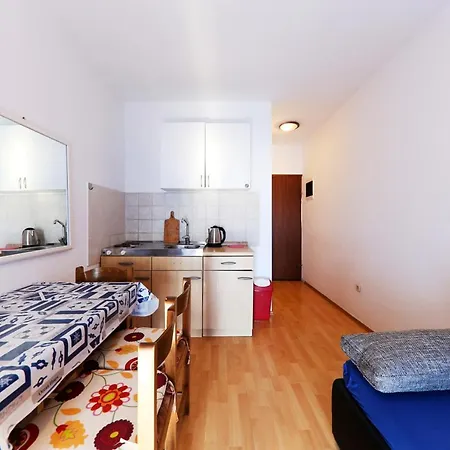 Comfortable In With Sea View, 60 M² زادار